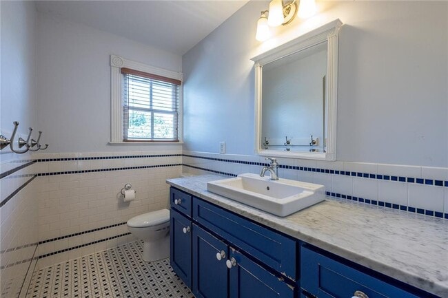 Building Photo - 765 Woodland Ave SE