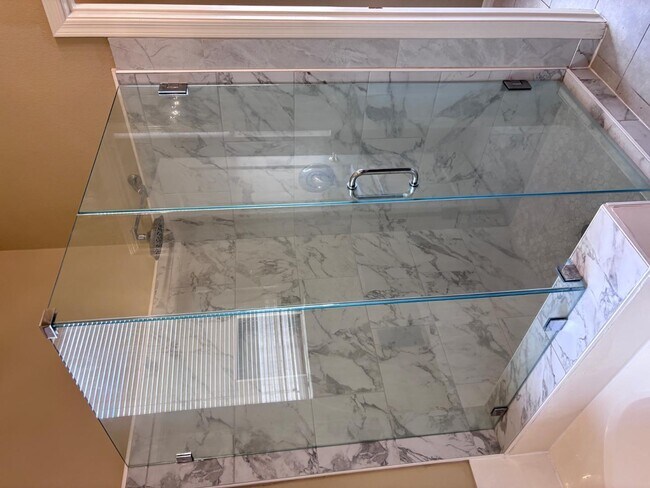 Building Photo - 2720 E Hulet Dr