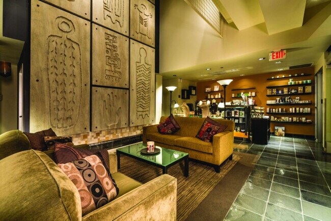 Building Photo - 7401 N Scottsdale Rd