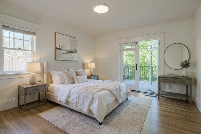 Building Photo - Charming Burlingame Home, 2 Bedroom / 1 Ba...