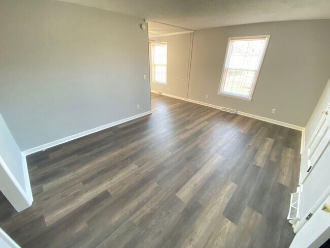 Building Photo - 135 Quita Cir