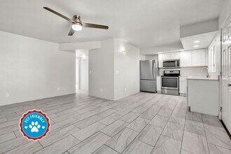 Building Photo - 45 N Phyllis-108