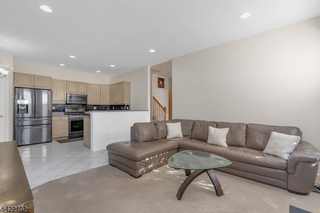 Building Photo - 49 Gordon Cir