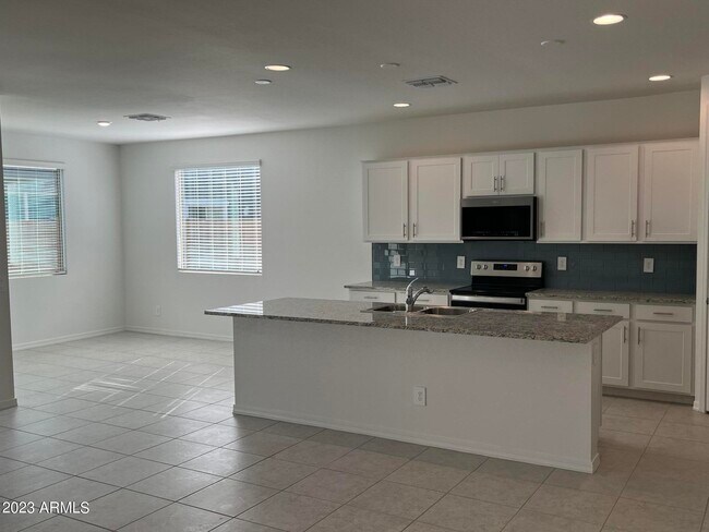 Building Photo - 9323 E Sector Dr