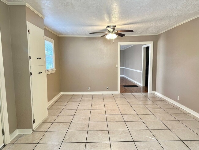 Building Photo - 244 S Hollis Ave