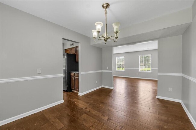 Building Photo - 4890 Evergreen Valley Way