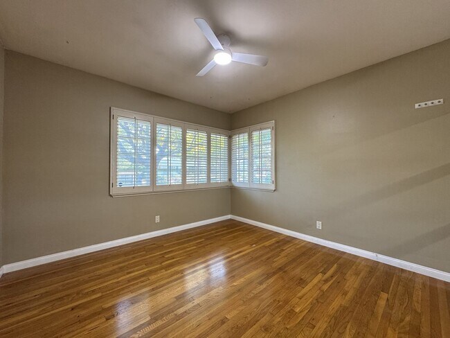 Building Photo - 1232 Longview Dr