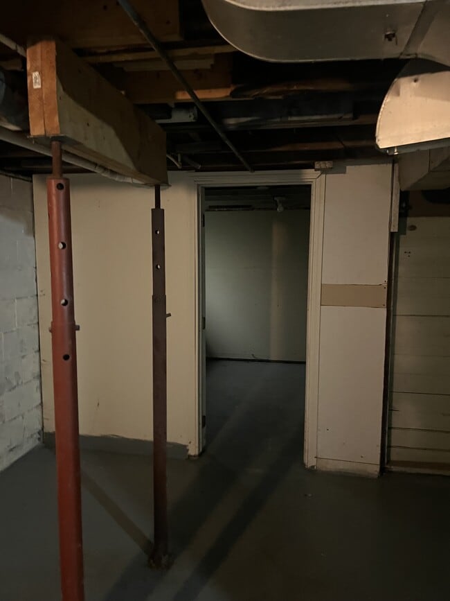 Building Photo - 4152 Adams St