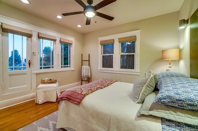 Building Photo - 3131 E Corto Pl