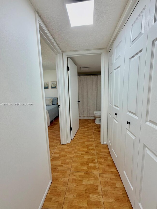 Building Photo - 1203 Bahama Bend