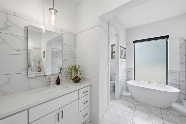 Building Photo - 321 Sweet Grass Ln