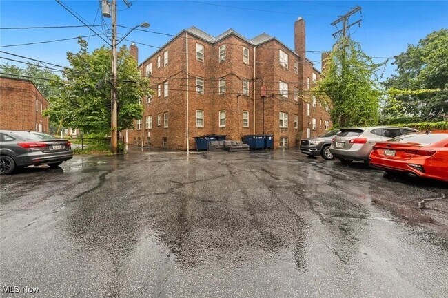 Building Photo - 15610 Van Aken Blvd