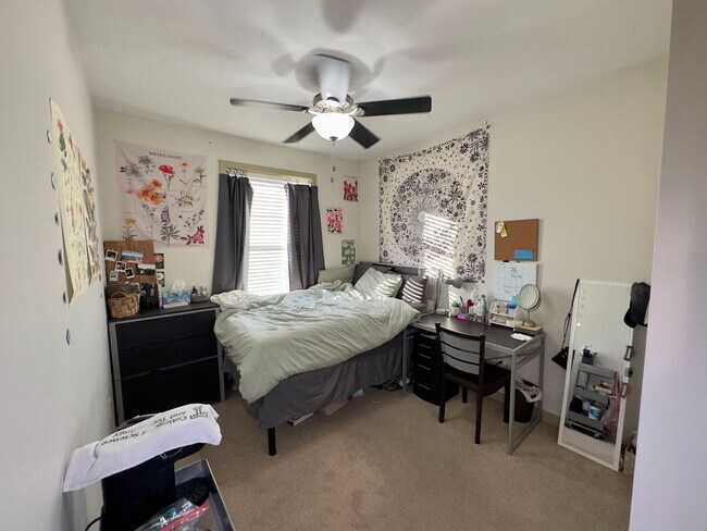 Interior Photo - 1432 N. Carlisle