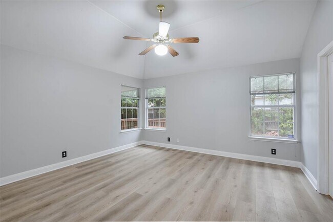 Building Photo - 1810 Coral Dr