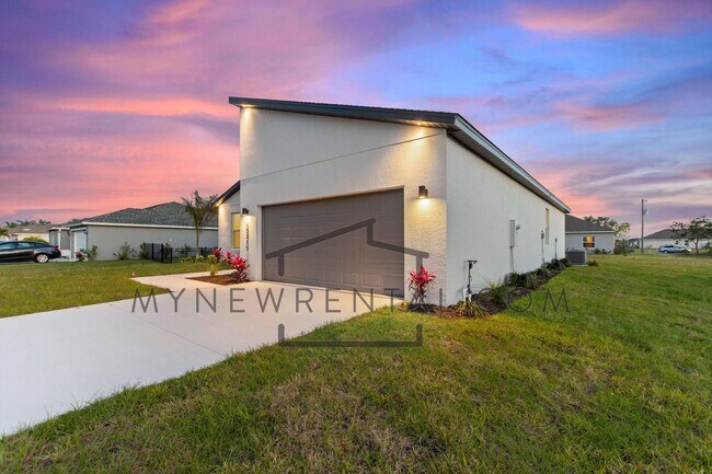 Building Photo - Deposit-Free! Modern, energy efficient hom...