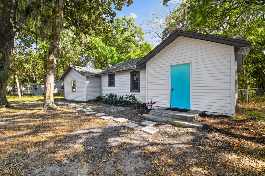 Building Photo - 5710 Kenwood Ave