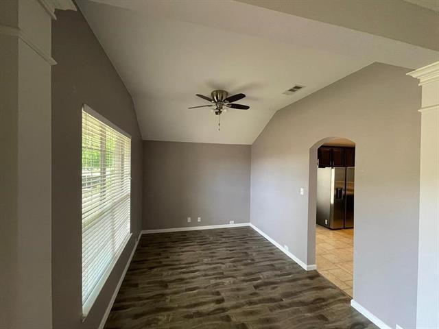 Building Photo - 6937 Willow Crest Dr