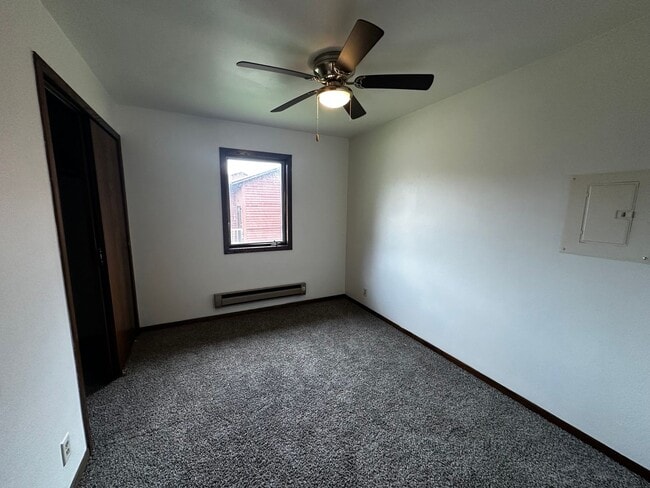 Building Photo - 5167 Cheney Dr