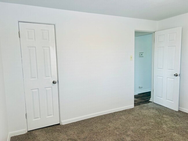 Building Photo - 16th7130