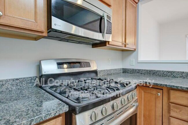 Building Photo - 408 Dyersville Dr
