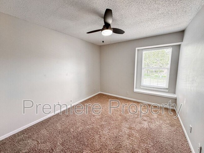 Building Photo - 15350 Riley St