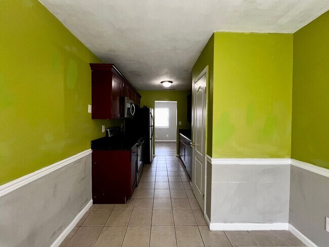 Building Photo - Beautiful Corner Lot Townhome in the heart...
