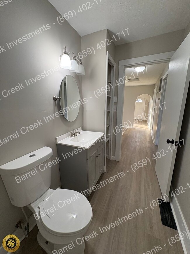 Building Photo - 2-Bed 1-Bath House + Garage