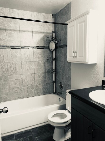 Bathroom - 5829 NE 75th St