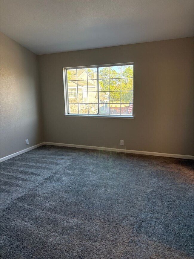 Building Photo - 1810 Carneros Cir