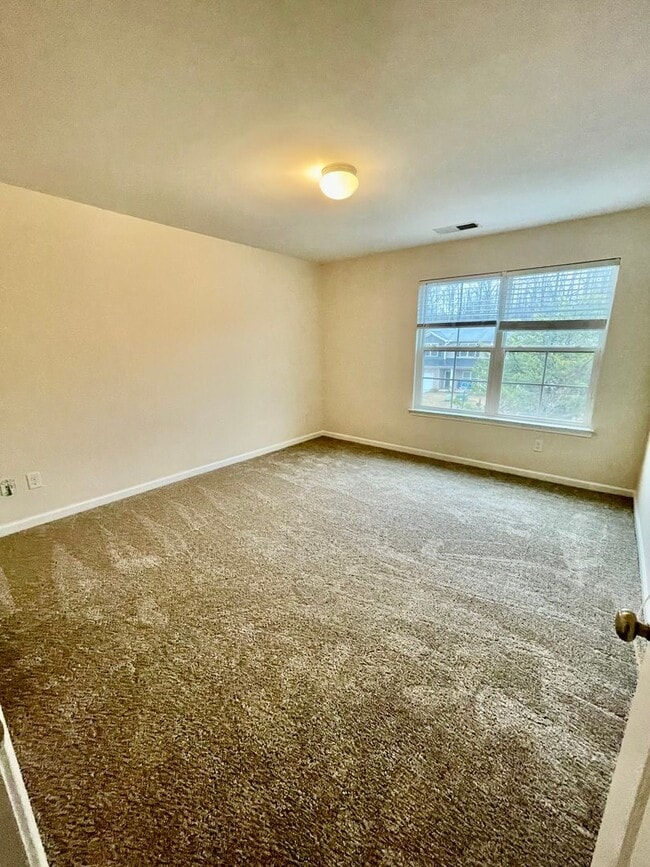 Building Photo - 244 Village Creek Way