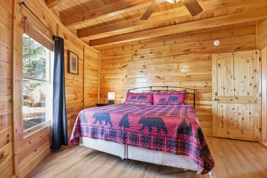 Building Photo - 1080 Towering Oaks Dr