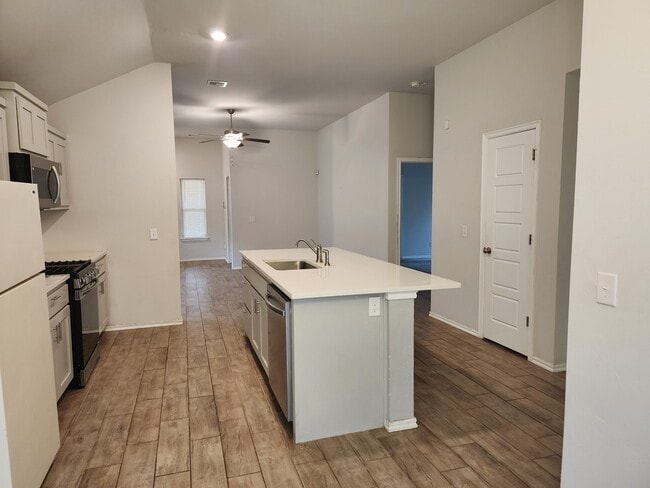 Building Photo - 4617 Emerald Knoll Rd