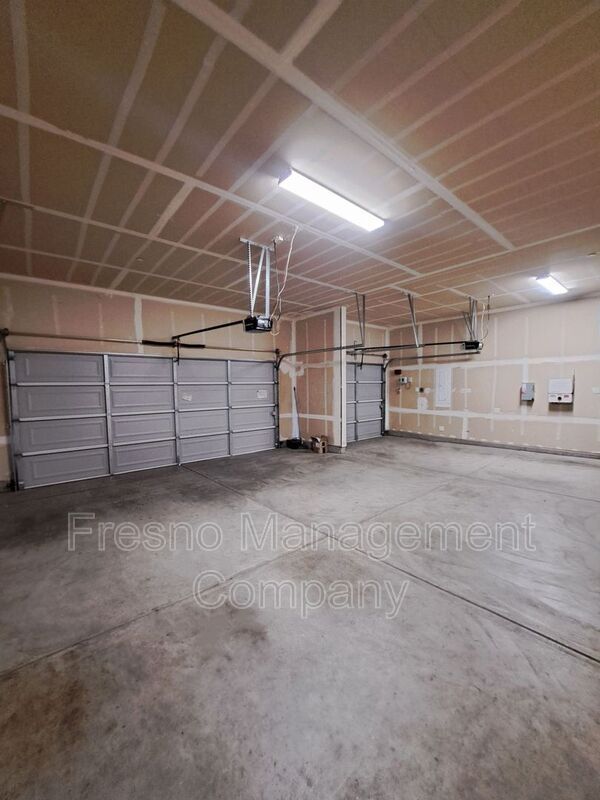 Building Photo - 4266 Sierra Madre Ave