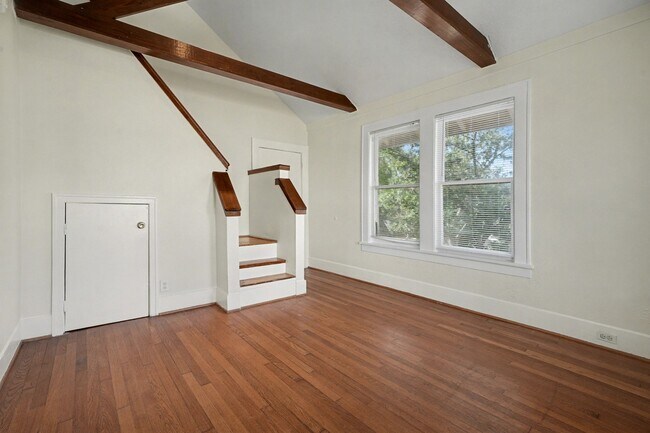 Building Photo - 2323 Park St