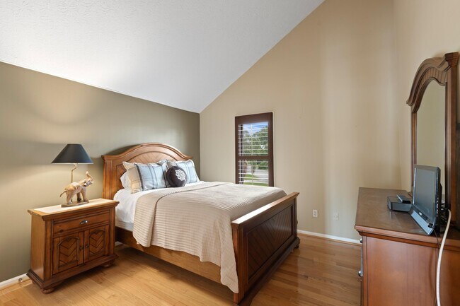 Building Photo - 2626 Erickson Dr