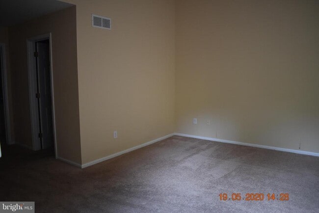 Building Photo - 16 Michael Ct