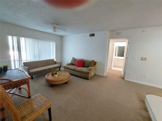 Building Photo - 2640 S University Dr