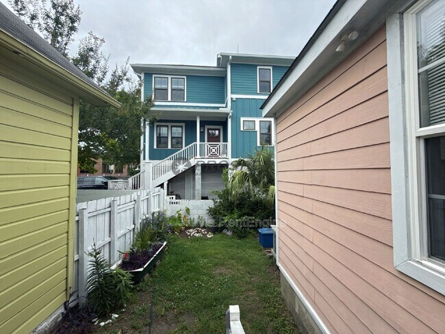 Building Photo - 204 Fishburne St