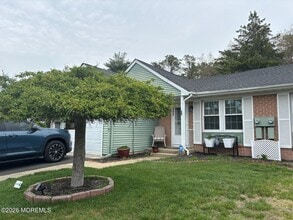 Building Photo - 20 Easton Dr