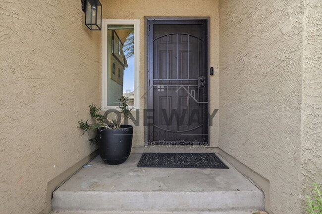 Building Photo - 8953 E Hillview St