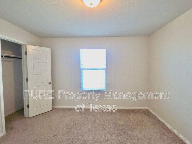 Building Photo - 10400 Alemoor Dr