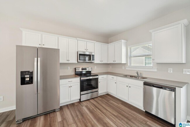 Building Photo - 439 Troubadour Ln