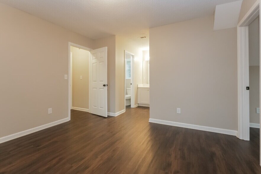Building Photo - 11195 Knotty Pine Pl