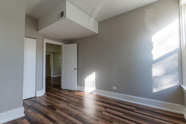 Building Photo - 7724 S Avalon Ave