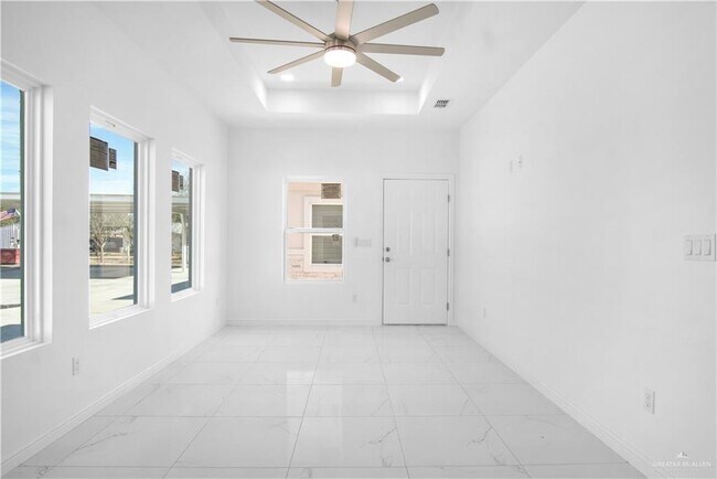 Building Photo - 18 Vision St