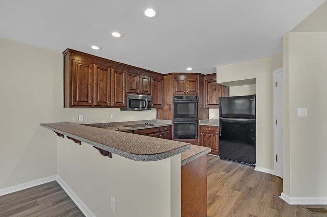 Building Photo - 825 Tahoe Trail