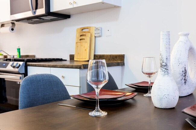 Building Photo - 1435 2nd Ave