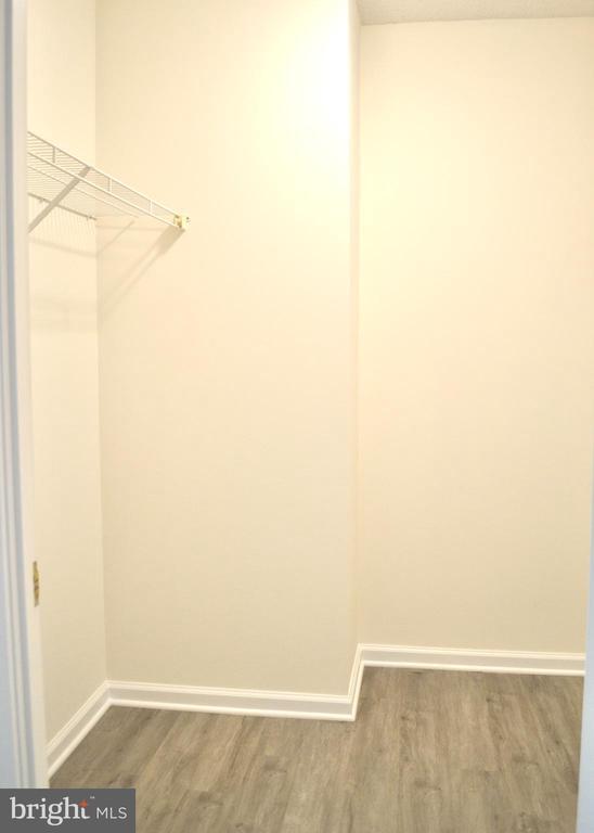 Building Photo - 7111 Woodmont Ave