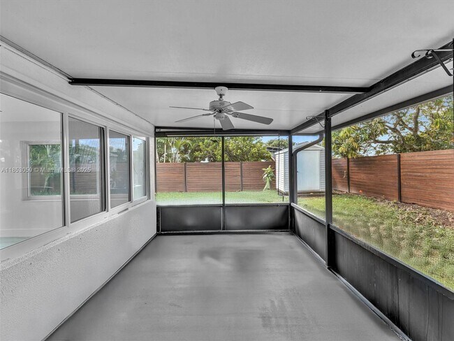Building Photo - 2048 SW 37th Ave