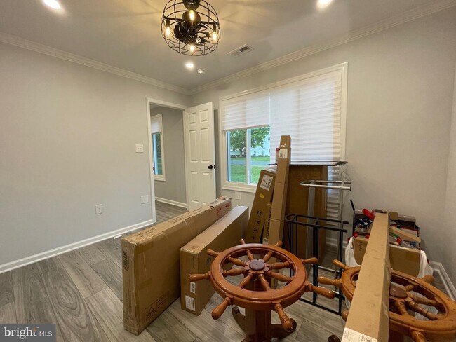 Building Photo - 1819 Sherman Dr